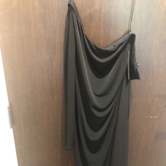 Dresses & Skirts - Black womens dress, size 4, never worn, tags on